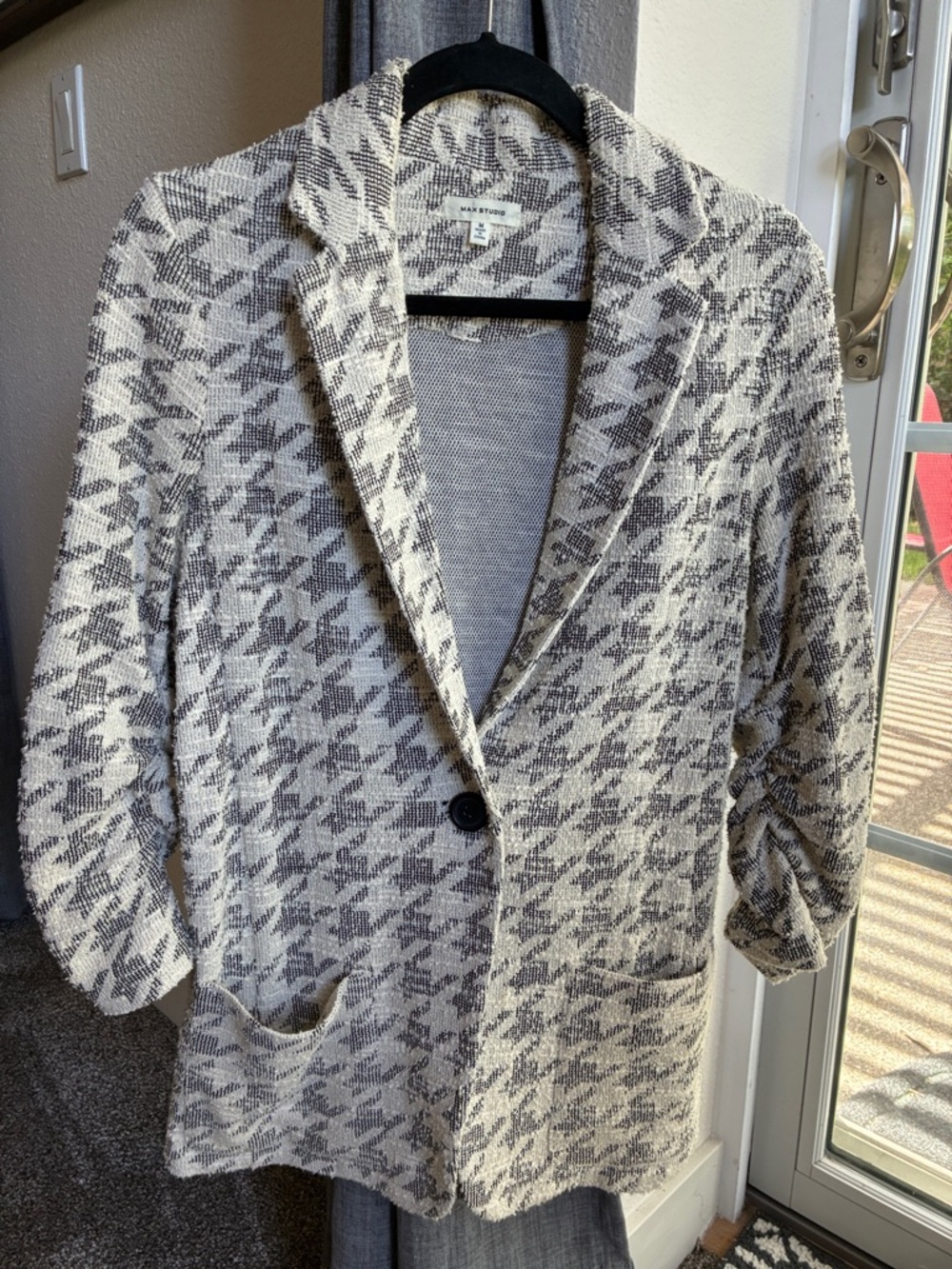 Max Studio Cream & Gray Houndstooth Knit Blazer